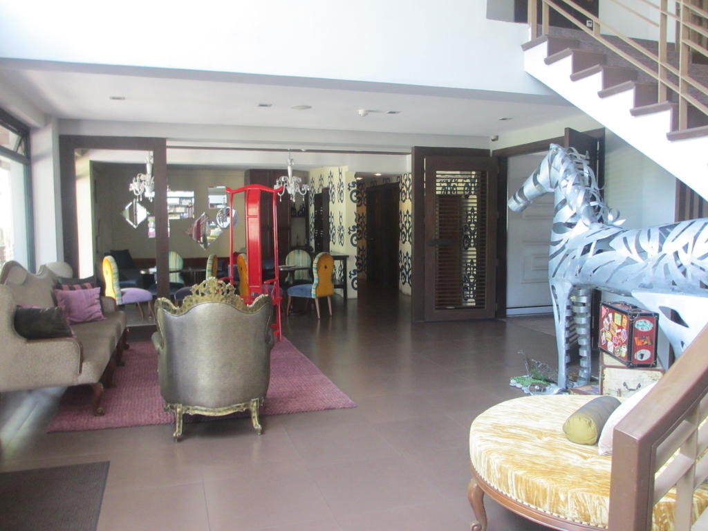 The Theodore Hotel Tagaytay City Exteriör bild