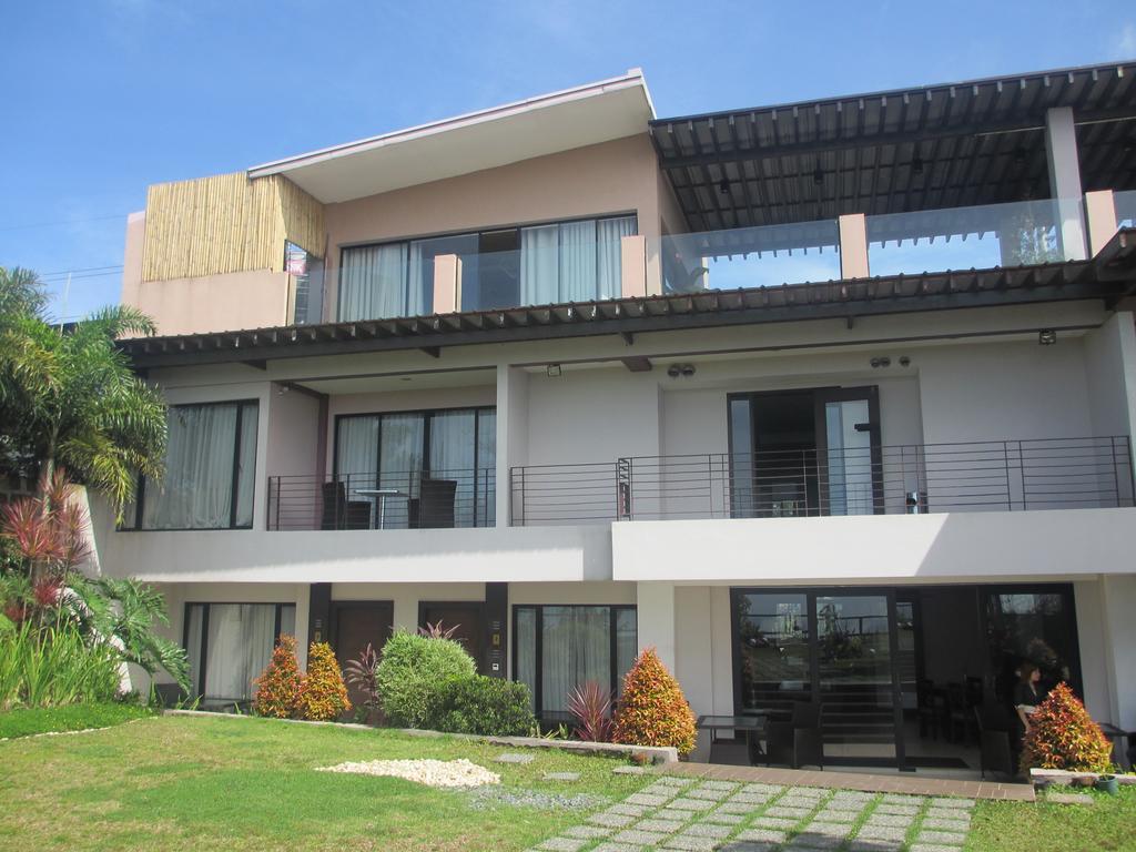 The Theodore Hotel Tagaytay City Exteriör bild