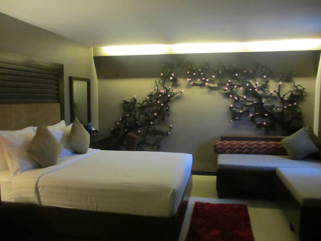 The Theodore Hotel Tagaytay City Exteriör bild
