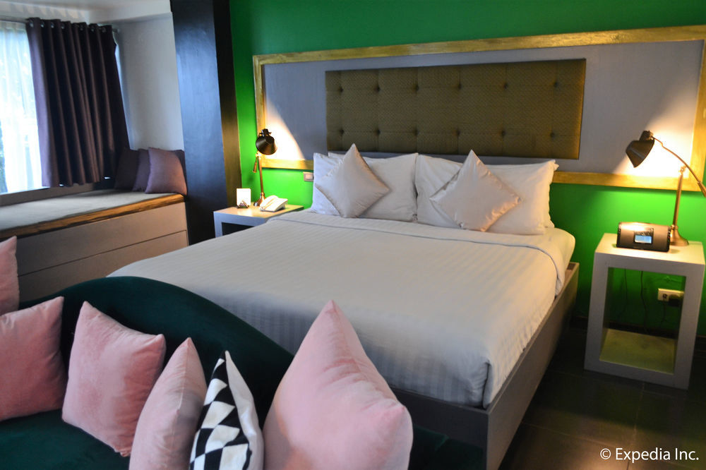 The Theodore Hotel Tagaytay City Exteriör bild